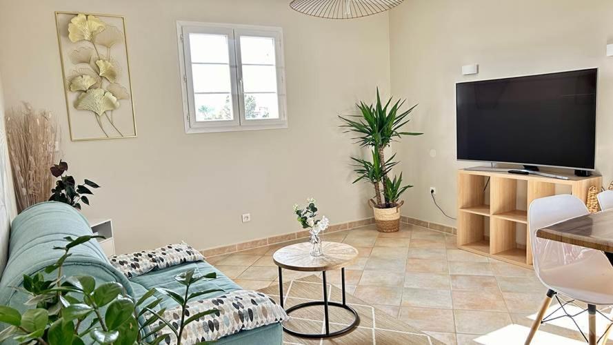 2 Hebergements - 10 Couchages - Parking, Piscine, Jacuzzi - Convivialite ロクブリューヌ・シュル・アルジャン エクステリア 写真