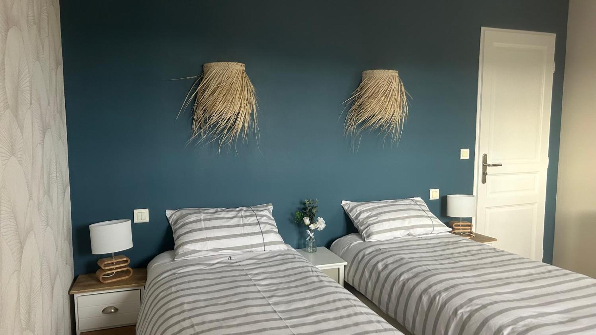 2 Hebergements - 10 Couchages - Parking, Piscine, Jacuzzi - Convivialite ロクブリューヌ・シュル・アルジャン エクステリア 写真